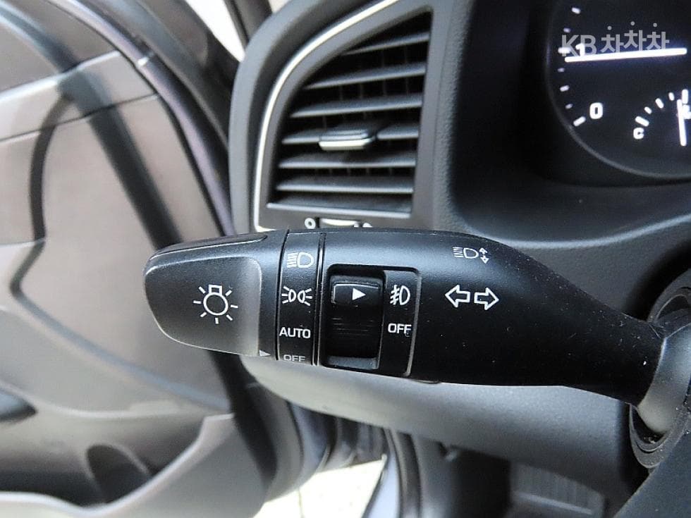 Hyundai Avante (Elantra)AD1.6 e-VGT Smart Special (special feature/edition) - 14