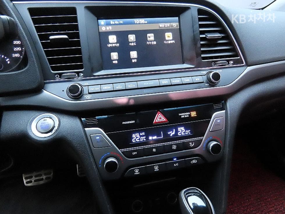 Hyundai Avante (Elantra)AD1.6 e-VGT Smart Special (special feature/edition) - 17