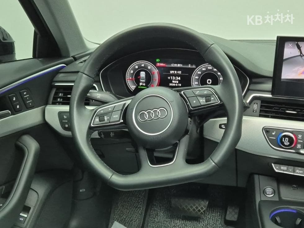 Audi A4 (B9)40 TFSI - - 9