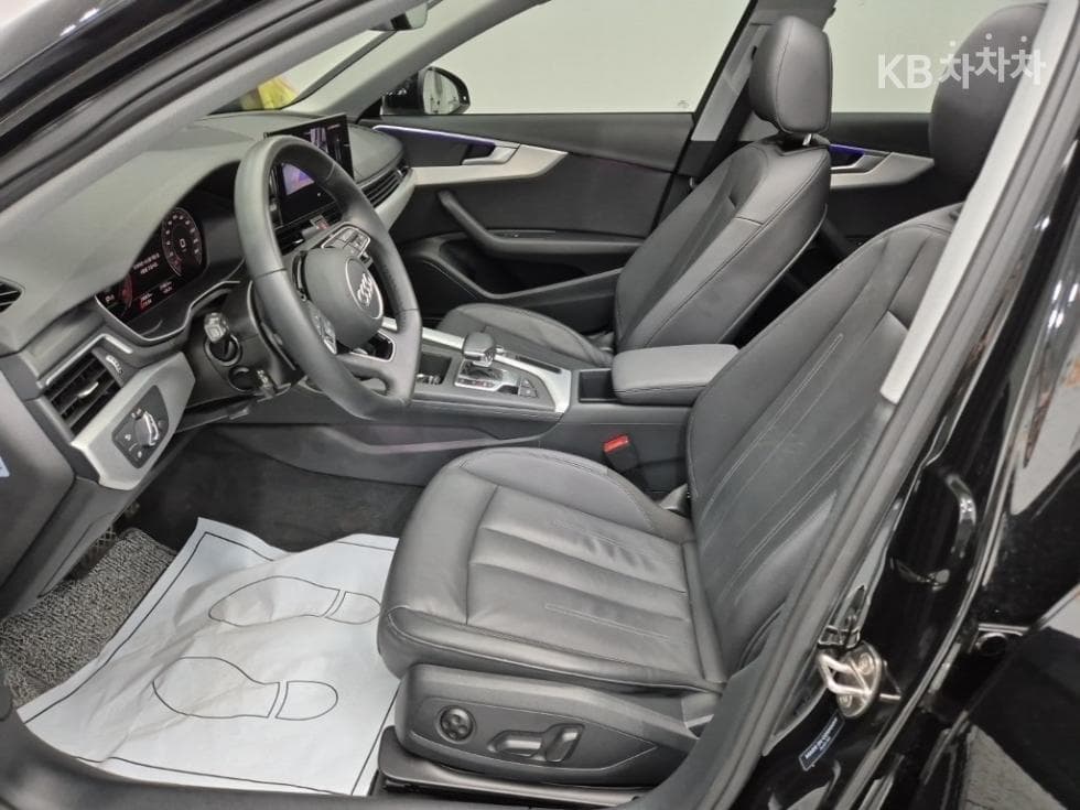 Audi A4 (B9)40 TFSI - - 11