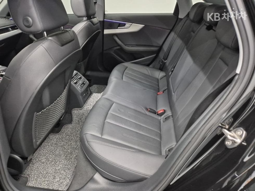 Audi A4 (B9)40 TFSI - - 12