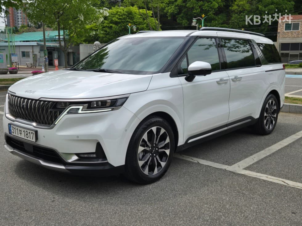 Kia Carnival 4th generationD2.2 9-seater Signature - 2