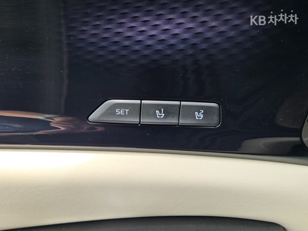 Kia Carnival 4th generationD2.2 9-seater Signature - 11