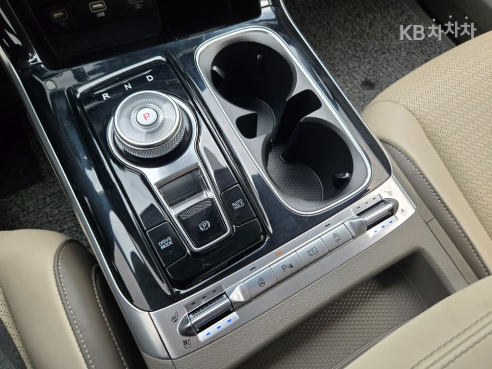 Kia Carnival 4th generationD2.2 9-seater Signature - 21
