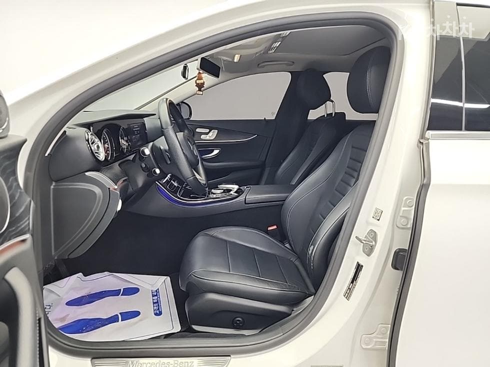 Mercedes-Benz Нов E-КласE200 Авангард W214 - 11