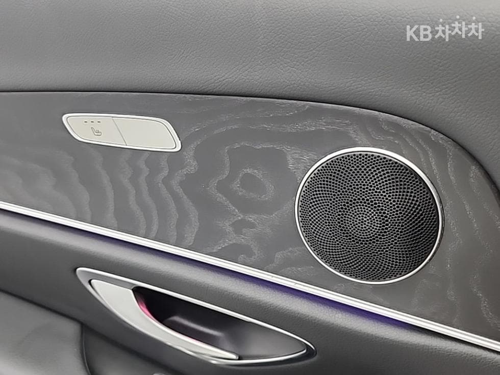 Mercedes-Benz Нов E-КласE200 Авангард W214 - 14