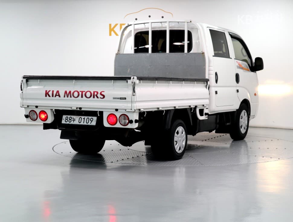 Kia Bongo 3 (light truck)1 Ton Extra Long Double Cab CRDi Luxury - 3