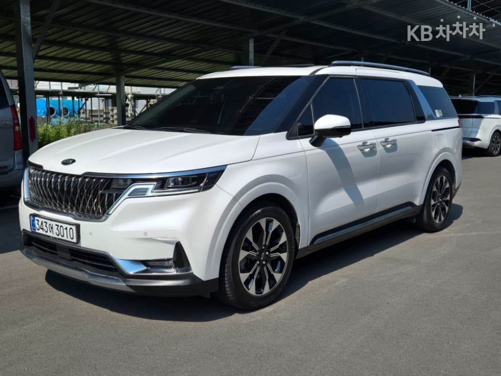 Kia Carnival 4th generationD2.2 9-seater Noblesse - 2