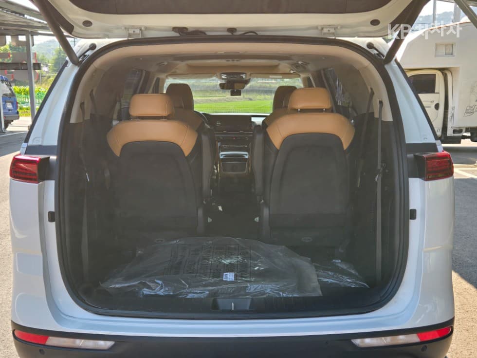 Kia Carnival 4th generationD2.2 9-seater Noblesse - 5