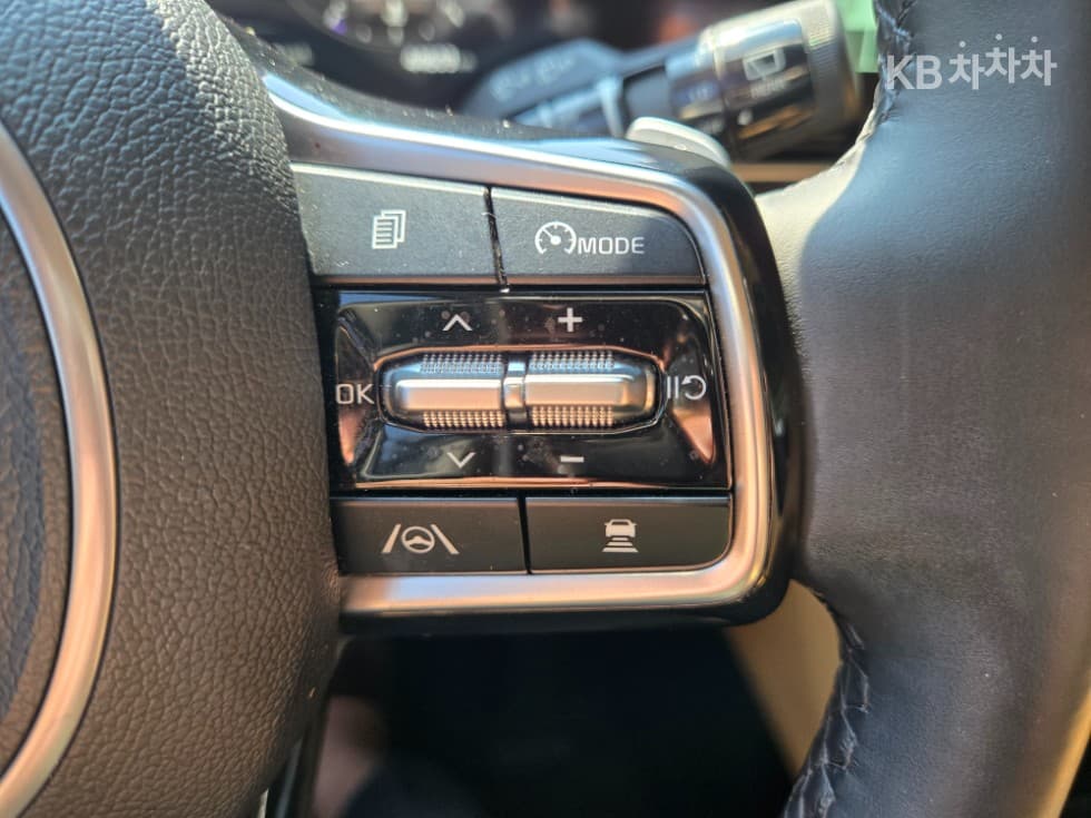 Kia Carnival 4th generationD2.2 9-seater Noblesse - 19