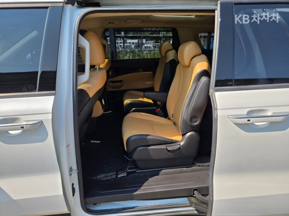 Kia Carnival 4th generationD2.2 9-seater Noblesse - 22