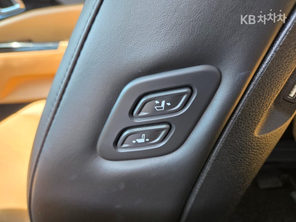 Kia Carnival 4th generationD2.2 9-seater Noblesse - 25