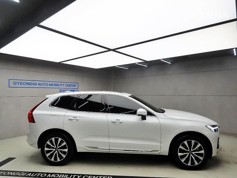 Volvo XC60 Второ поколениеB5 Ultra Bright - 2