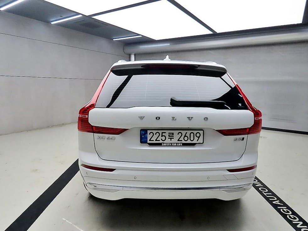Volvo XC60 Второ поколениеB5 Ultra Bright - 3
