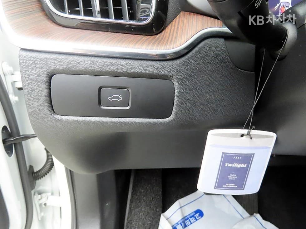 Volvo XC60 Второ поколениеB5 Ultra Bright - 12