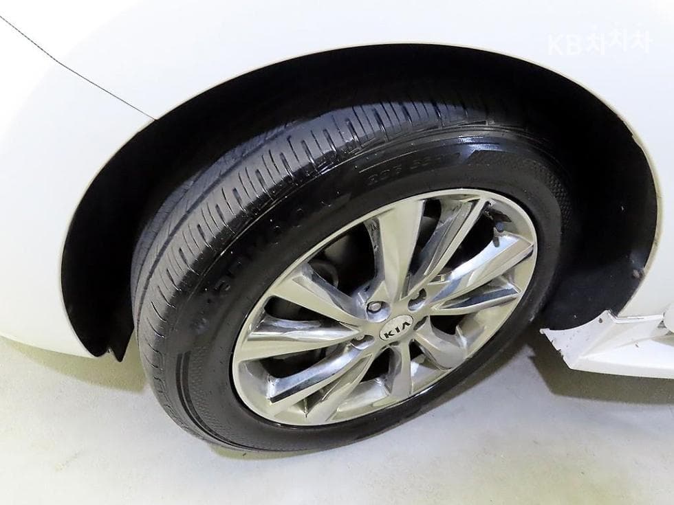 Kia The New (facelift) Carnival9-seater 2.2 Diesel Prestige - 20