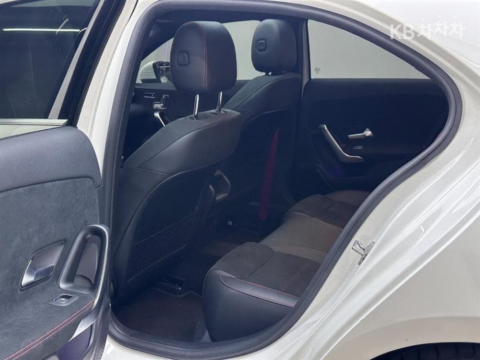 Mercedes-Benz A클래스(W177)AMG A35 4Matic - 8