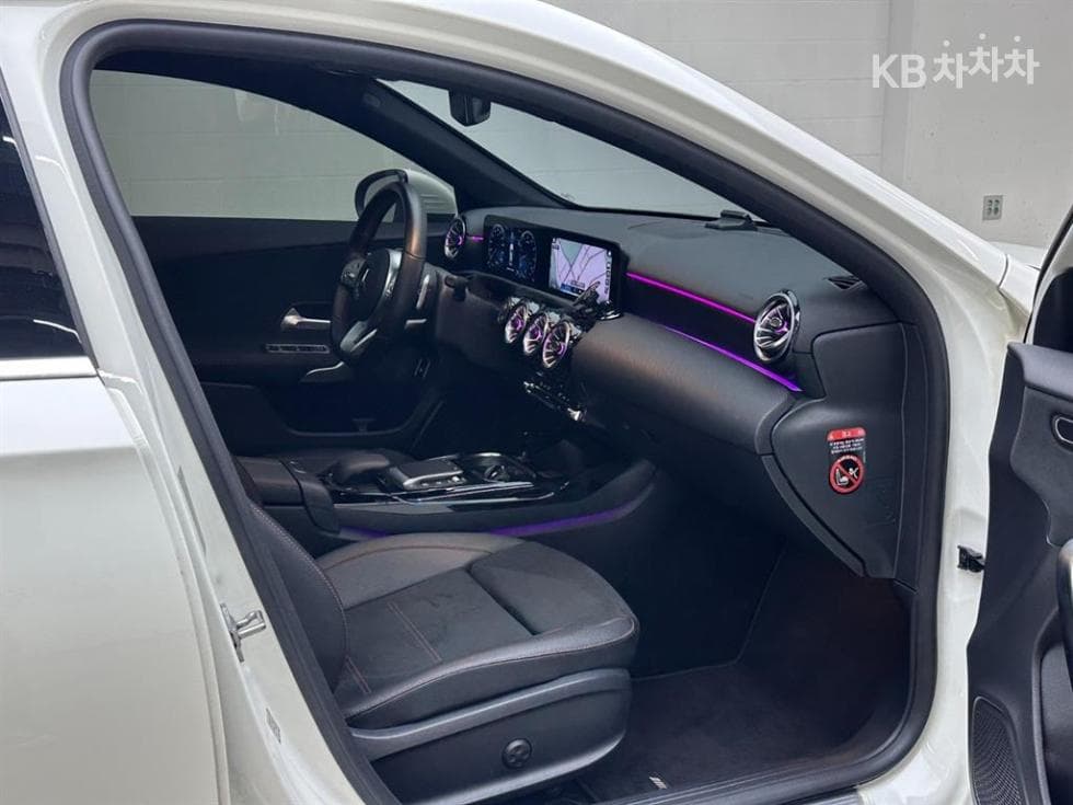 Mercedes-Benz A클래스(W177)AMG A35 4Matic - 9