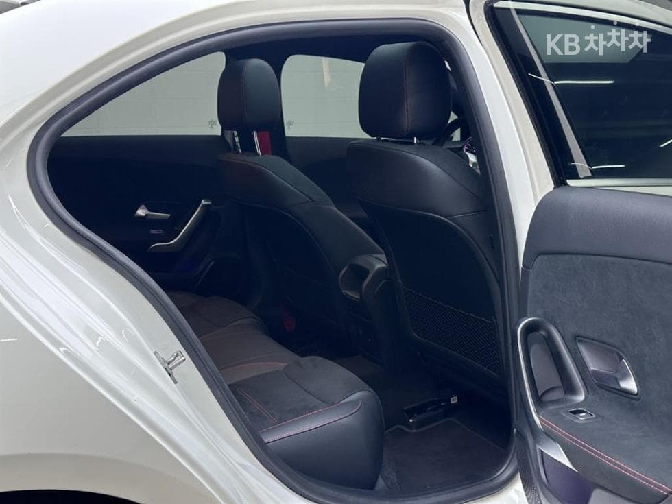 Mercedes-Benz A클래스(W177)AMG A35 4Matic - 10