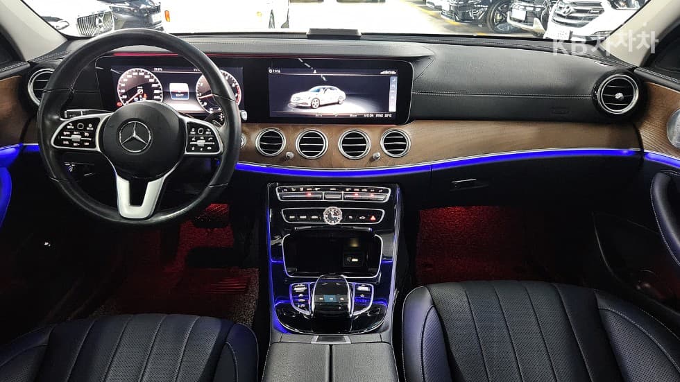 Mercedes-Benz E-Class (W213)E300 Exclusive - 7