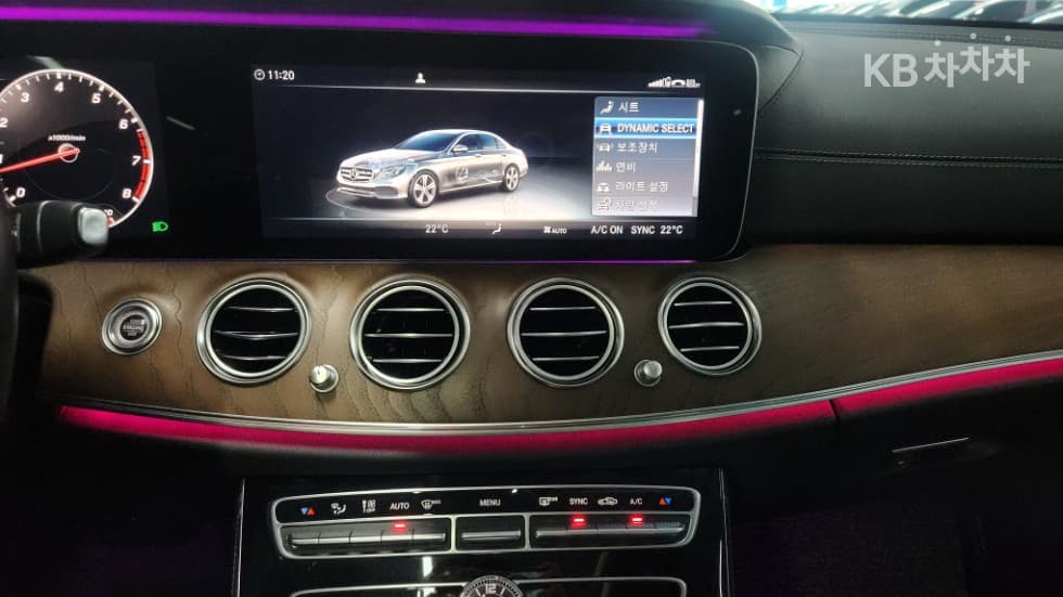 Mercedes-Benz E-Class (W213)E300 Exclusive - 17