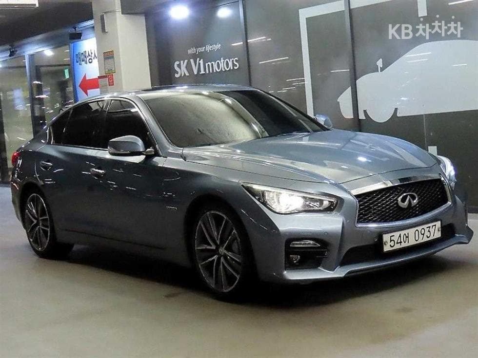 Местен피니티 Q50 3.5 S Hybrid Essence - Image 1