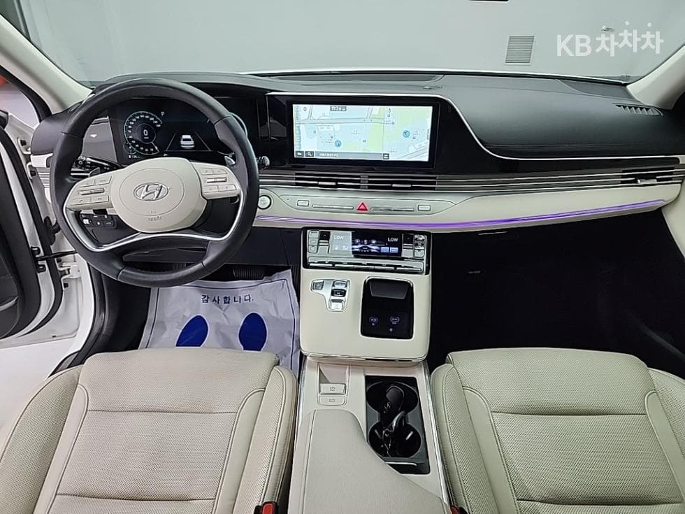 Hyundai The New (facelift) Grandeur (Azera)2.5 Le Blanc - 7
