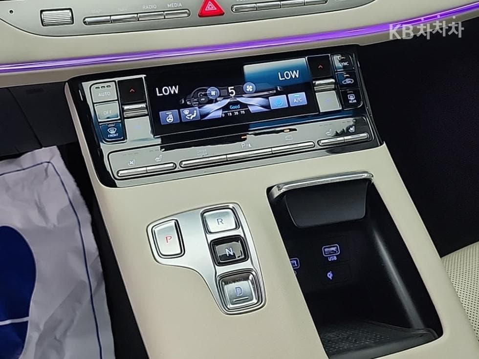Hyundai The New (facelift) Grandeur (Azera)2.5 Le Blanc - 8