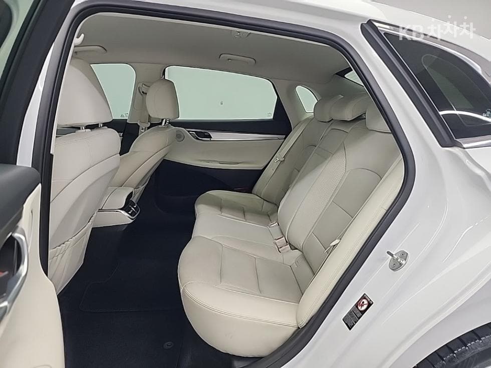 Hyundai The New (facelift) Grandeur (Azera)2.5 Le Blanc - 12