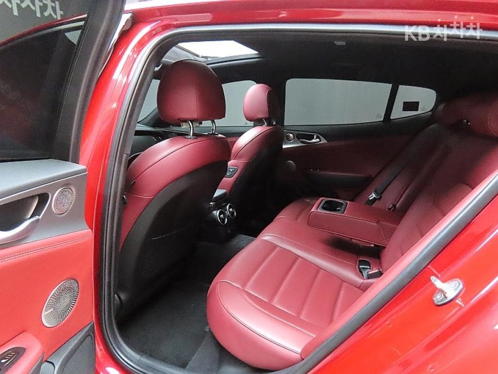Kia Stinger3.3 Turbo 4WD GT - 11