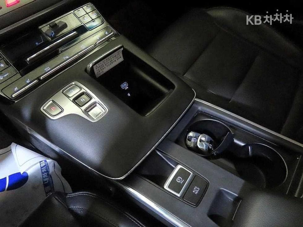 Хюндай The New (фейслифт) Grandeur (Azera)2.5 Premium 초이스 - 12