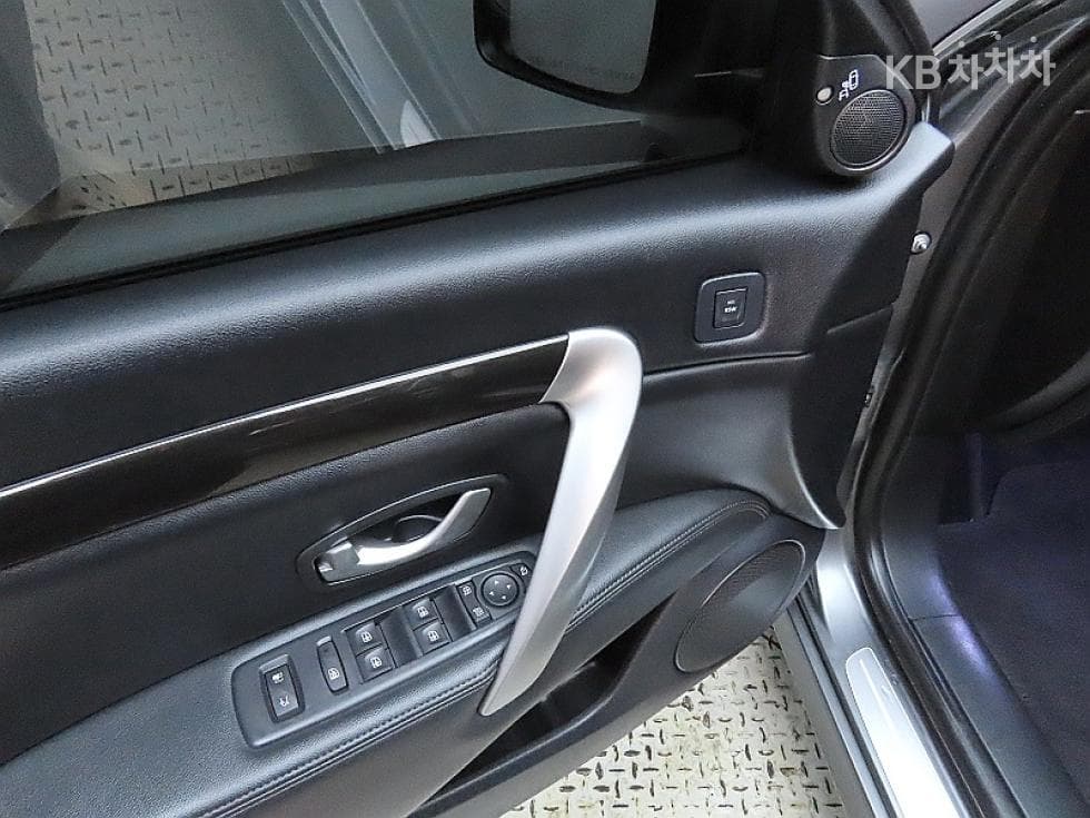 Рено Корея ALL New SM7 노바2.0 LPe За хора с увреждания - 13