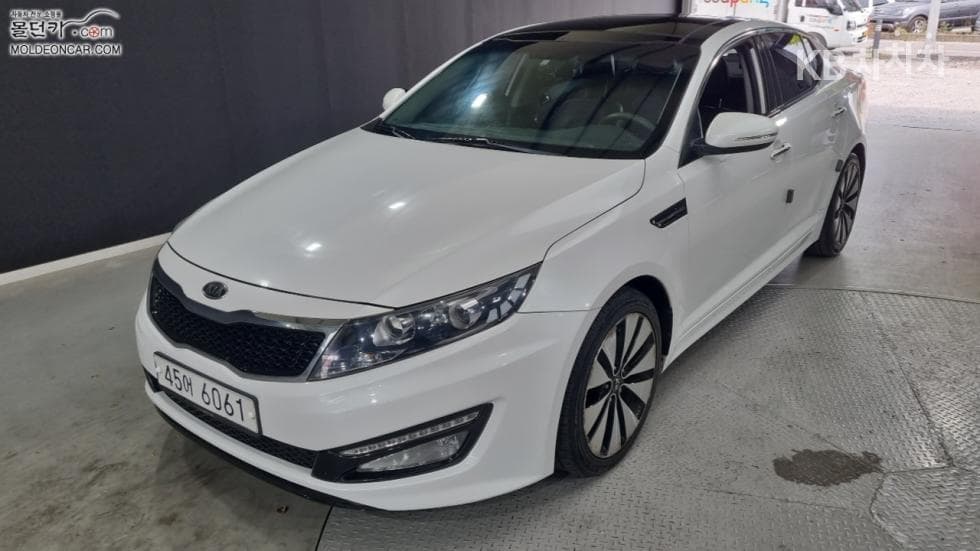 Kia K5 Gasoline 2.0 Prestige - Image 1