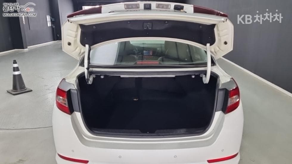 Kia K5Gasoline 2.0 Prestige - 18