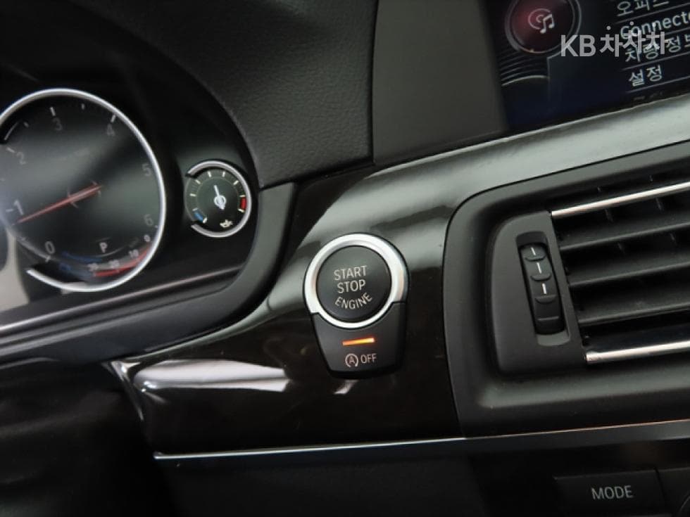 BMW 5 Серия520d - 12