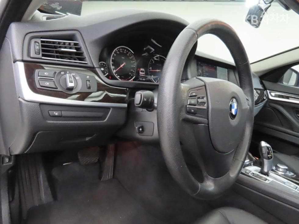 BMW 5 Серия520d - 14