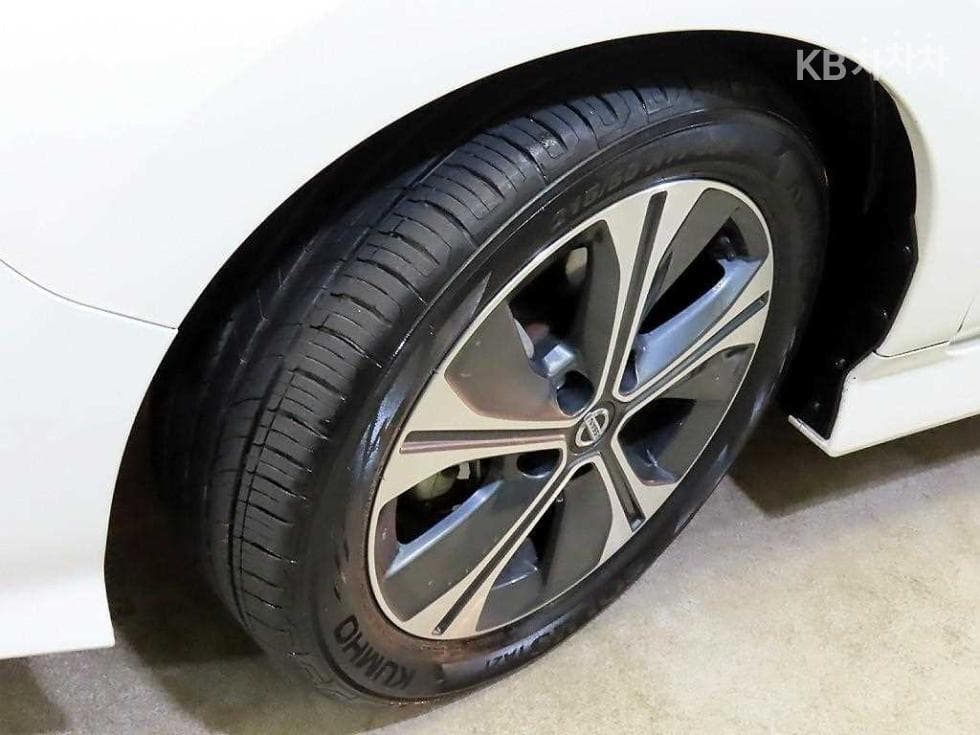 Nissan New 리프SL - 19