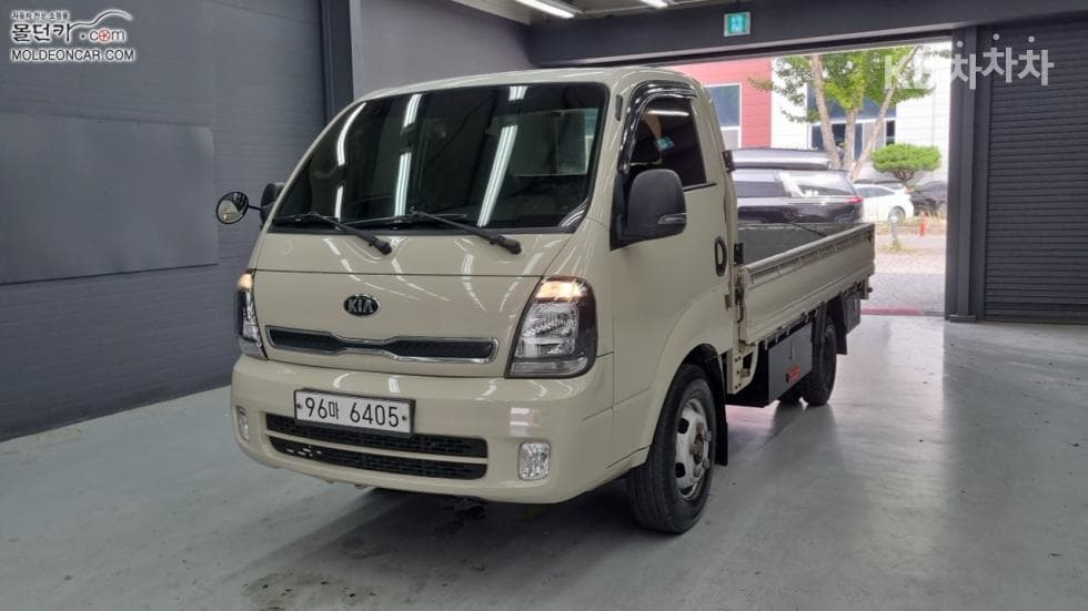Kia The New (facelift) Bongo 3 (light truck) 1.2Ton 표준캡 Extra Long 2WD GL - Image 1