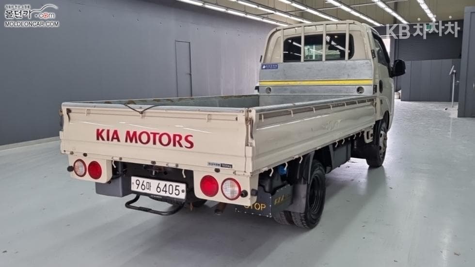 Kia The New (facelift) Bongo 3 (light truck)1.2Ton 표준캡 Extra Long 2WD GL - 2