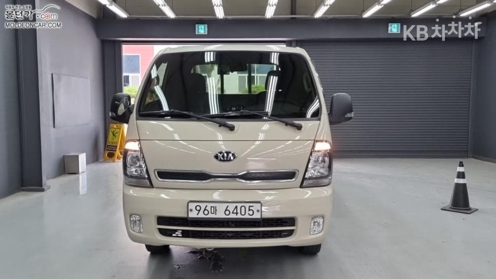 Kia The New (facelift) Bongo 3 (light truck)1.2Ton 표준캡 Extra Long 2WD GL - 3