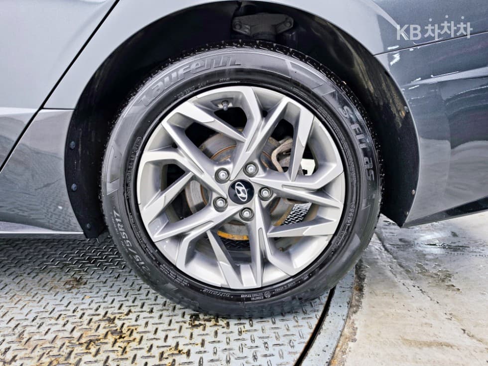 Hyundai Sonata (DN8)2.0 Premium Plus - 23