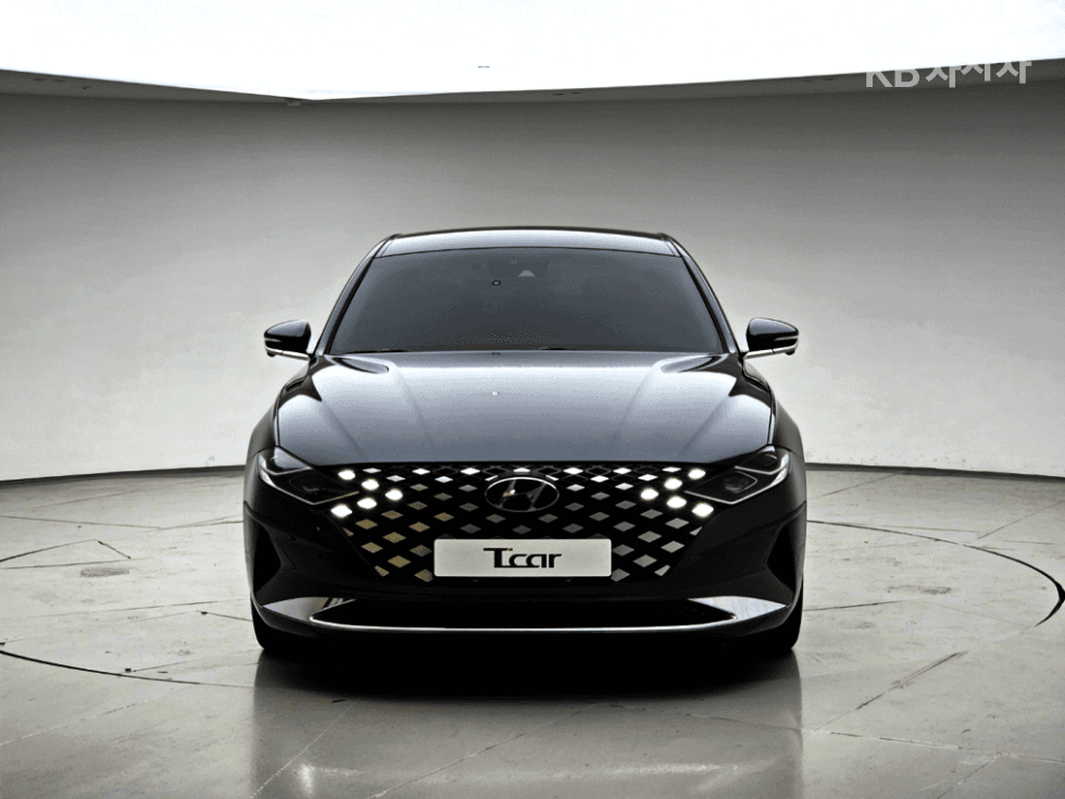 Hyundai The New (facelift) Grandeur (Azera)2.5 Premium 초이스 - 2