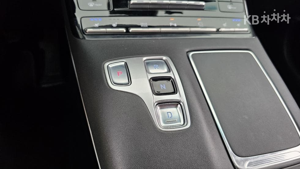Hyundai The New (facelift) Grandeur (Azera)2.5 Premium 초이스 - 12