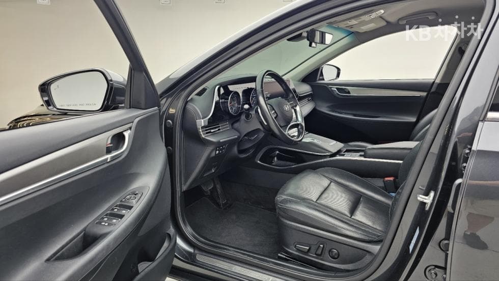 Hyundai The New (facelift) Grandeur (Azera)2.5 Premium 초이스 - 13
