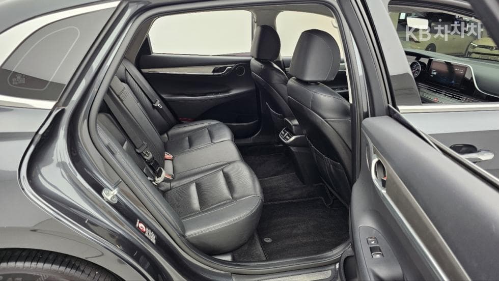 Hyundai The New (facelift) Grandeur (Azera)2.5 Premium 초이스 - 16