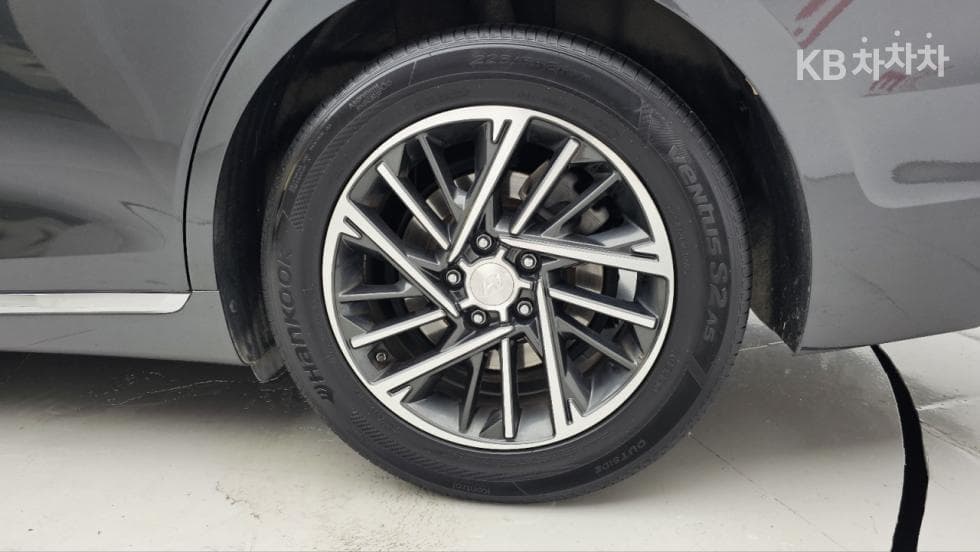 Hyundai The New (facelift) Grandeur (Azera)2.5 Premium 초이스 - 21