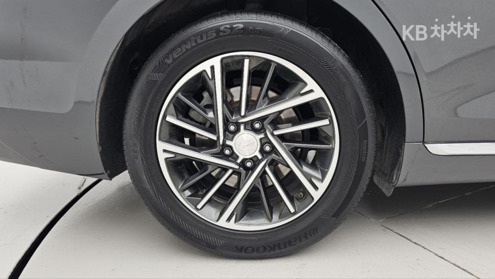 Hyundai The New (facelift) Grandeur (Azera)2.5 Premium 초이스 - 22
