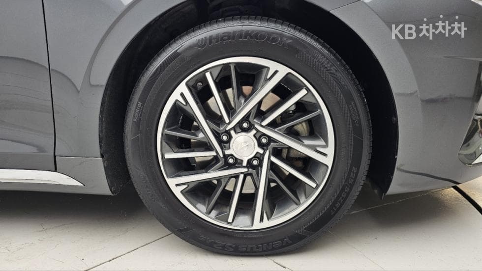 Hyundai The New (facelift) Grandeur (Azera)2.5 Premium 초이스 - 23