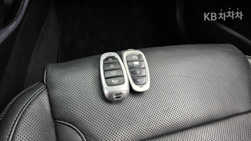 Hyundai The New (facelift) Grandeur (Azera)2.5 Premium 초이스 - 24