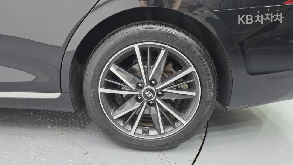 Hyundai The New (facelift) Grandeur (Azera)3.3 Exclusive - 7